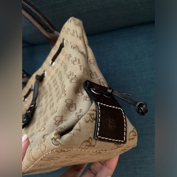 Dooney Bourke Small Tan & Brown Leather Tassel Shoulder Double Round Straps bag - Picture 4 of 16